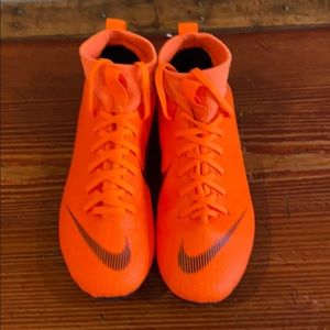 Nike cleat soccer shoes - Y1.5